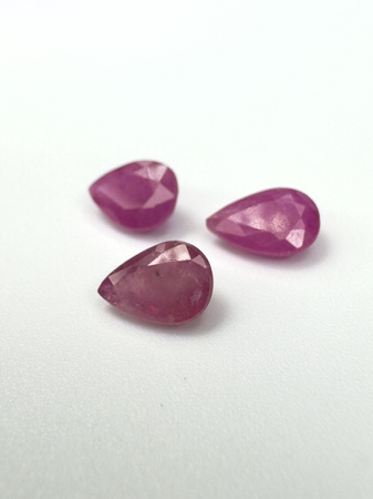 Rubin różowy naturalny gruszka fasetowany 6x4 mm