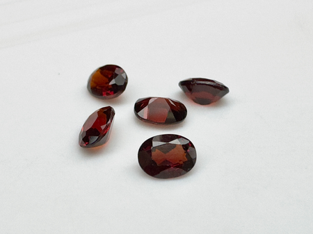 Granat rodolit owal fasetowany 4x3 mm