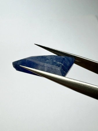 Szafir niebieski nieregularny fasetowany 18x13 mm