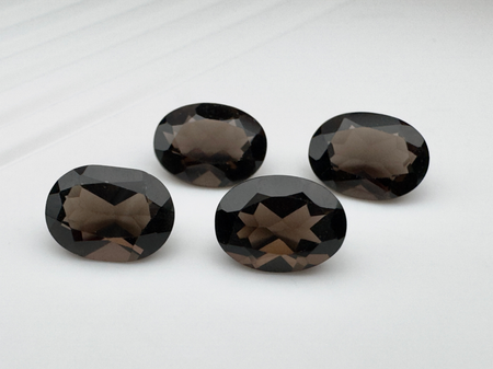 Kwarc dymny owal fasetowany 8x6 mm