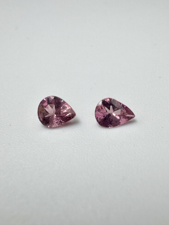 Turmalin fasetowany różowy gruszka 5 x 4 mm