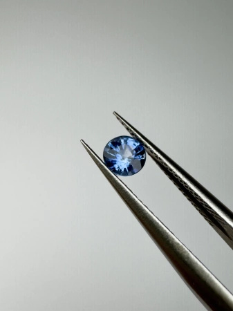 Szafir niebieski naturalny fasetowany okrągły fi 4,03 mm