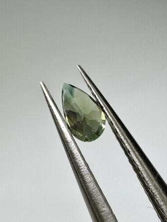 Turmalin fasetowany zielony gruszka 5 x 3 mm
