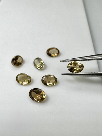 Turmalin fasetowany miedziany owal 4x3 mm