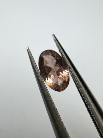 Turmalin fasetowany jasny różowy owal 5 x 3 mm