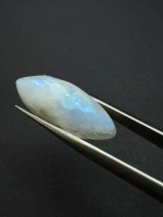 Moonstone rainbow kamień księżycowy fasetowany kaboszon markiza 26x10 mm