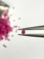 Rubin czerwony naturalny okrągły fasetowany fi 1,2 mm