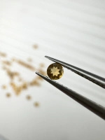 Cytryn naturalny fasetowany okrągły fi 2,5 mm 