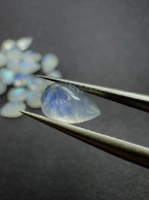 Moonstone rainbow kamień księżycowy kaboszon A klasa łezka 9x6 mm