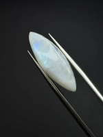 Moonstone rainbow kamień księżycowy kaboszon markiza 26,4x9,3 mm