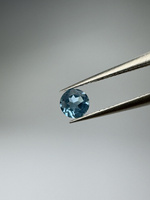 Niebieski topaz fasetowany okrągły fi 4 mm