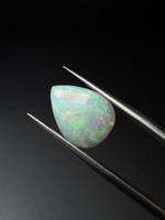 Opal naturalny kaboszon gruszka 13,91 x 10,83 mm