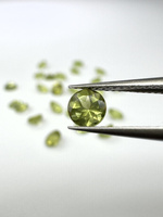 Perydot oliwin okrągły fasetowany  fi 4 mm
