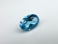 Topaz niebieski naturalny fasetowany owal 6x4 mm