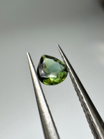 Turmalin fasetowany ciemny zielony gruszka 4,23 x 3,78 mm