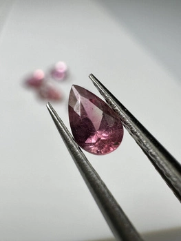 Turmalin fasetowany różowy gruszka 5 x 3 mm