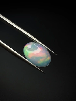 Opal naturalny kaboszon owal 13,75 x 9,36 mm