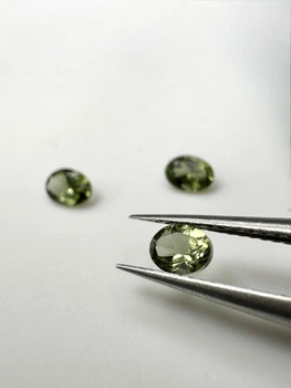 Turmalin fasetowany ciemny zielony owal 4x3 mm