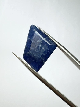 Szafir niebieski nieregularny fasetowany 23x15,9 mm