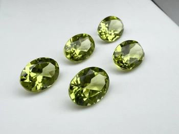Perydot oliwin owal fasetowany 7x5 mm