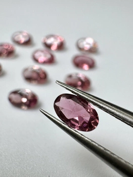 Turmalin fasetowany różowy owal 5 x 3 mm