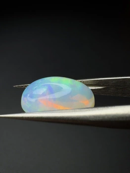 Opal naturalny kaboszon owal 13,26 x 9,13 mm