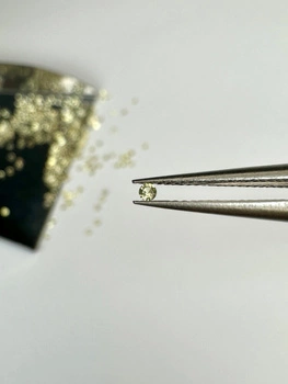 Szafir jasnożółty naturalny okrągły fasetowany fi 1 mm