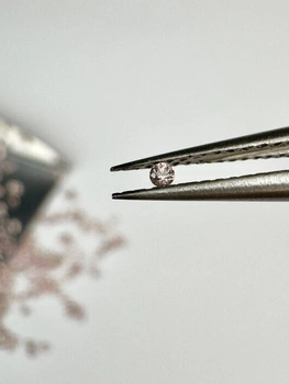 Szafir oliwkowy naturalny okrągły fasetowany fi 1,25 mm