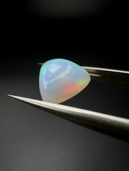 Opal naturalny kaboszon trylion 11,90 mm