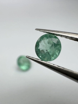 Szmaragd naturalny okrągły fasetowany fi 4 mm