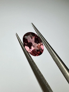 Turmalin fasetowany różowy owal 6x4 mm