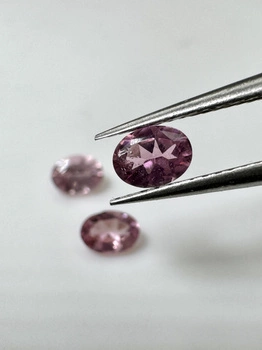 Turmalin fasetowany różowy owal 4x3 mm