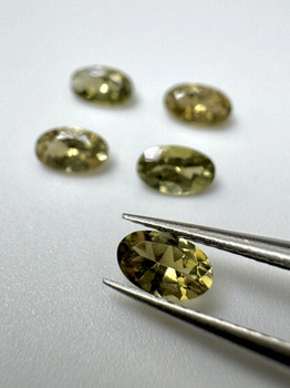 Turmalin fasetowany zielony owal 5 x 3 mm