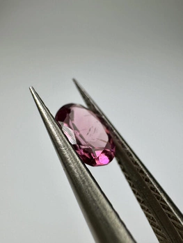 Turmalin fasetowany różowy owal 6x4 mm