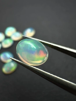 Opal naturalny kaboszon owal 8x6 mm