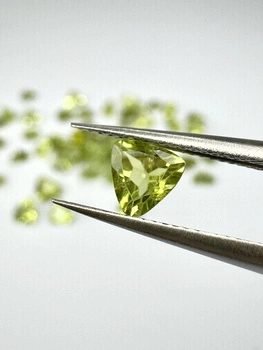 Perydot oliwin trylion fasetowany 5x5 mm