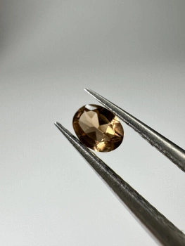 Turmalin fasetowany miedziany owal 4x3 mm