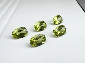 Perydot oliwin owal fasetowany 6x4 mm