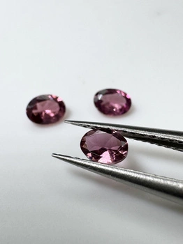 Turmalin fasetowany różowy owal 4x3 mm