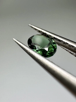 Turmalin fasetowany ciemny zielony owal 4x3 mm